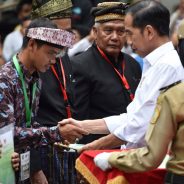 Penyerahan SK Perhutanan Sosial dan Hutan Adat untuk Rakyat Riau