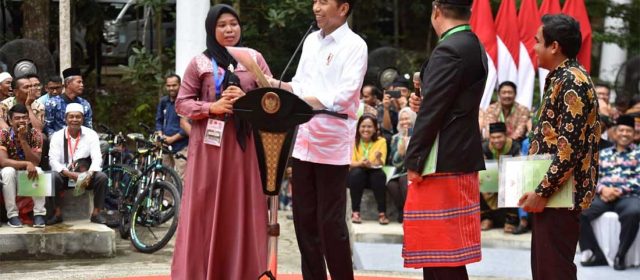 Presiden RI Serahkan 41 SK Perhutanan Sosial di Provinsi Riau