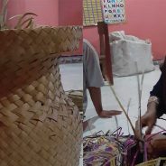 Perempuan Adat dan Anyaman Tradisional
